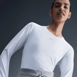 Nike Tröjor Dam-One Classic W Dri-Fit Lo Vit White-Black